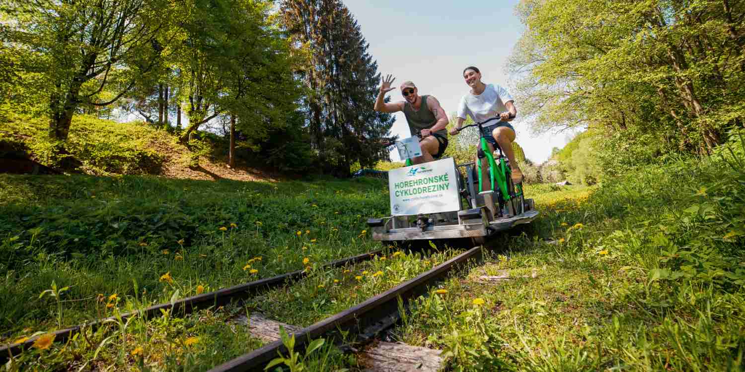 Dobrodružná jazda na Horehronských cyklodrezinách